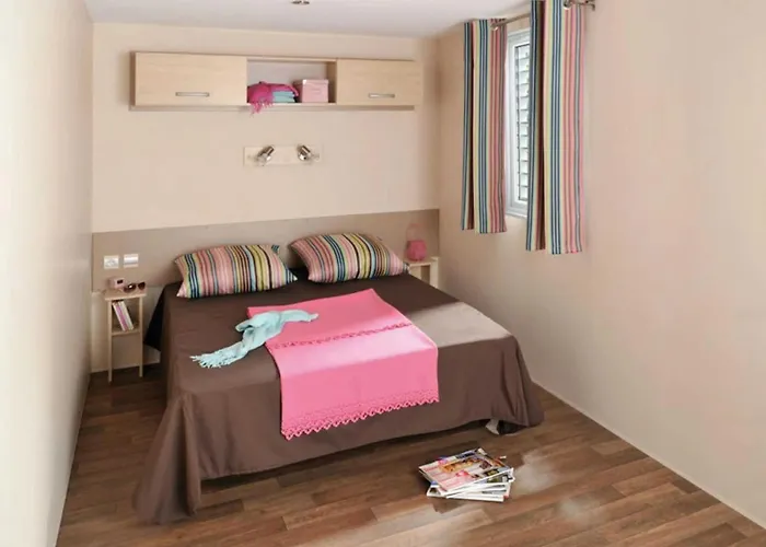 مكان تخييم 3 Etoiles - Efaide لاكانو