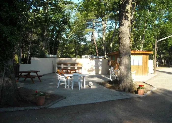 مكان تخييم 3 Etoiles - Efaide *