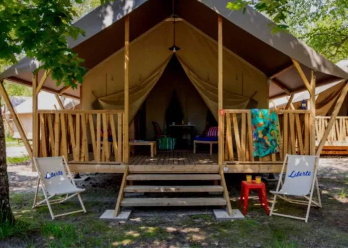 3 Etoiles - Efaide لاكانو